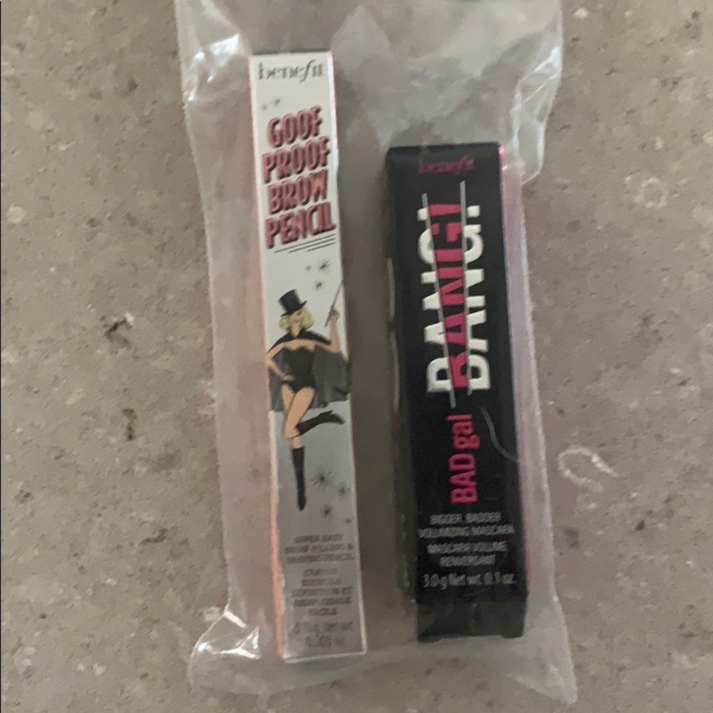 Set Of 2 benefit cosmetics